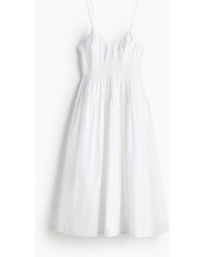 H&M Baumwollkleid mit gesmokter Taillenpasse - Weiß