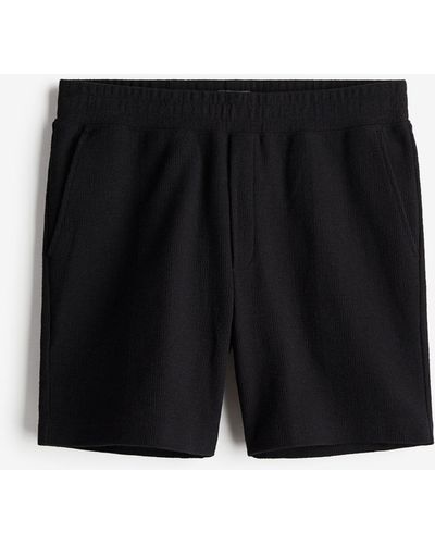H&M Shorts in Regular Fit - Schwarz