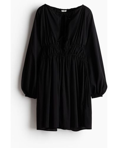 H&M Kleid mit Kordelzugdetail - Schwarz