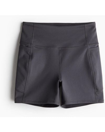 H&M DryMove TM Sport-Hotpants mit Taschendetails - Grau