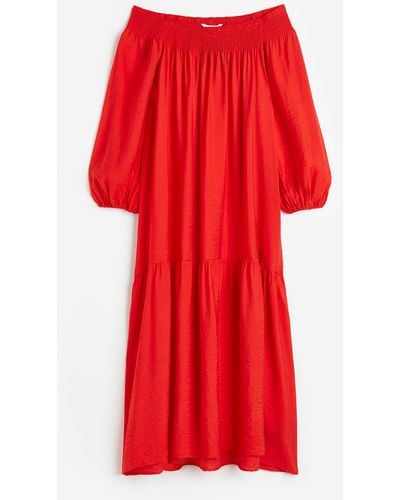 H&M Schulterfreies Kleid in Oversize-Passform - Rot