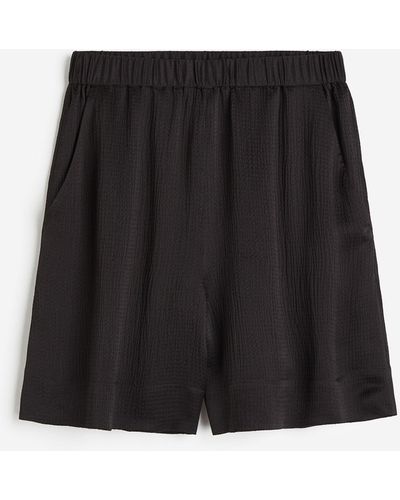 H&M Shorts aus Seidenmischung - Schwarz