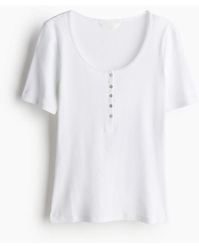 H&M Geripptes Henleyshirt - Weiß