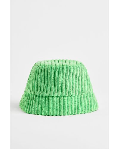 H&M Bucket Hat aus Cord - Grün