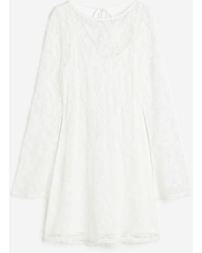 H&M Rückenfreies Spitzenkleid mit Schnürdetail - Weiß