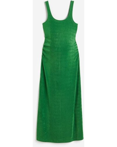 H&M MAMA Schimmerndes Jerseykleid - Grün