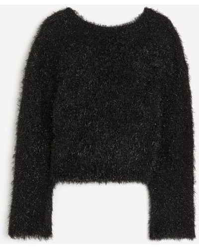 H&M Flauschiger Pullover mit tiefem Rückenausschnitt - Schwarz