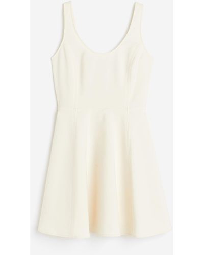 H&M Minikleid mit ausgestelltem Jupe - Weiß
