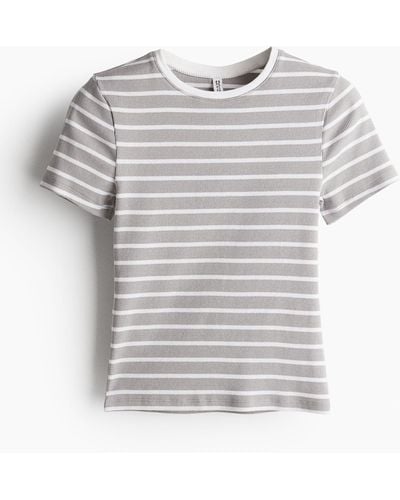 H&M Figurbetontes T-Shirt - Grau