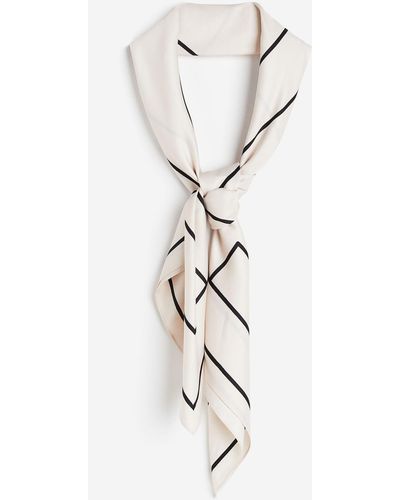 Écharpes et foulards H&M femme à partir de 8 € | Lyst