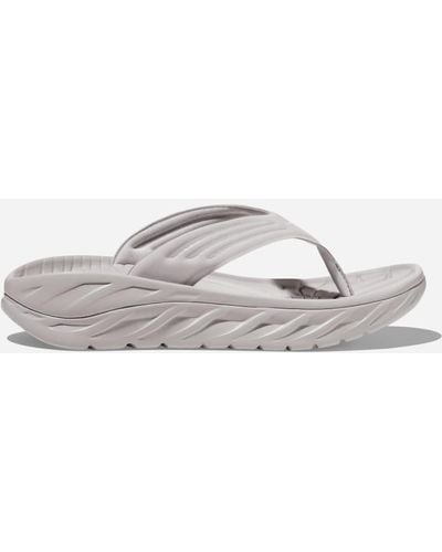Hoka One One Ora Recovery Flip 2 Chaussures en Lunar Rock/White Taille 40 | Récupération - Gris