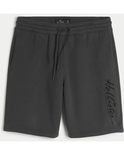 Hollister Fleece-Shorts mit Logografik, 23 cm - Schwarz