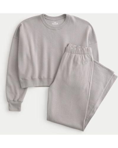 Hollister Set aus Sweatshirt und Jogginghose mit weitem Bein - Grau