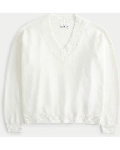 Hollister Lässiger, kuscheliger Pullover mit V-Ausschnitt - Weiß