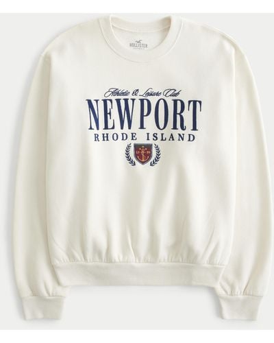 Hollister Lässiges Sweatshirt mit Rundhalsausschnitt und Newport Rhode Island-Grafik - Weiß