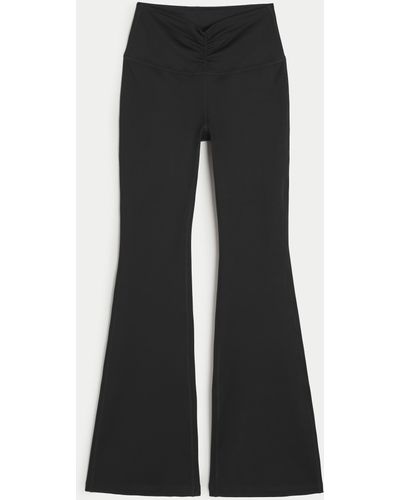 Hollister Gilly Hicks Active Recharge High Rise Flare Leggings mit Raffung in der Taille - Schwarz