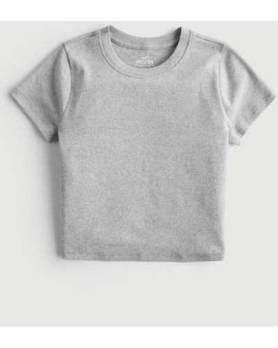 Hollister T-shirts for Women, Online Sale up to 53% off