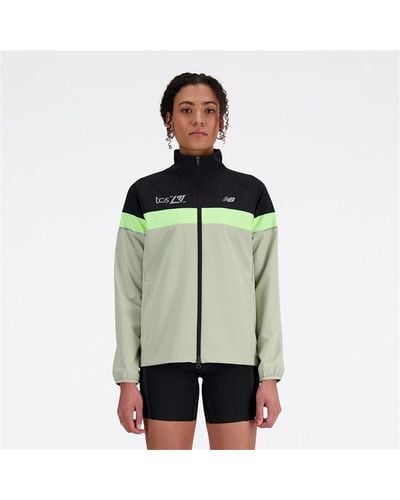 New Balance London Edition Marathon Jacket In Black Polywoven - Green