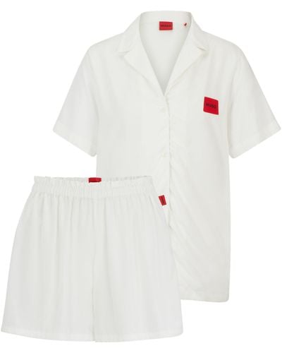 HUGO Regular-Fit Pyjama mit roten Logo-Labels - Weiß