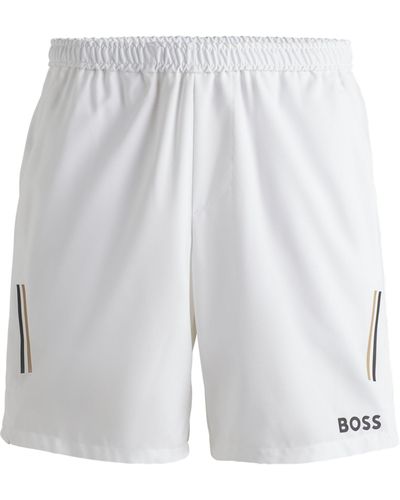 BOSS X Matteo Berrettini wasserabweisende Shorts mit Logo-Print - Weiß