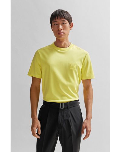 BOSS T-shirt Regular Fit en coton mélangé avec logo emé - Jaune