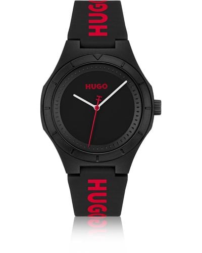 HUGO Mattschwarze Uhr mit Logo auf dem Silikonarmband