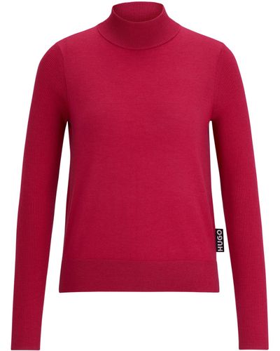 HUGO Pullover aus Schurwolle mit Stehkragen und Logo-Etikett - Rot