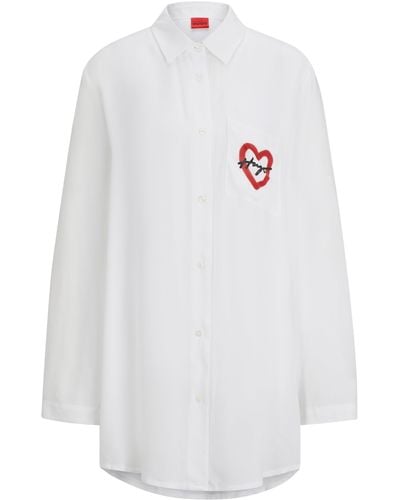 HUGO Nachthemd mit Knopfleiste und Logo der neuen Saison - Weiß