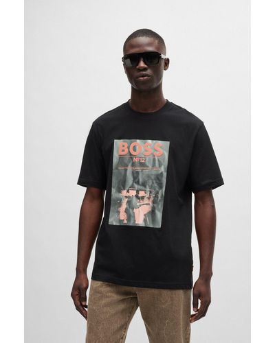 BOSS Camiseta regular fit de algodón con ilustración de temporada - Negro