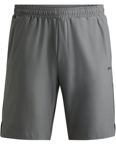 BOSS Schnell trocknende Shorts mit dekorativem reflektierendem Logo - Grau