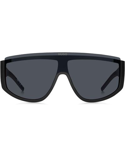 HUGO Zwarte Zonnebril In Maskerstijl Met Tweedelig Logo - Blauw