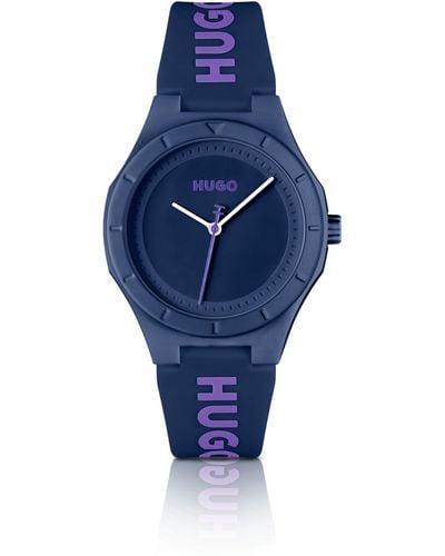 HUGO Uhr mit Logo auf dem Silikonarmband und auberginefarbenem Zifferblatt - Blau