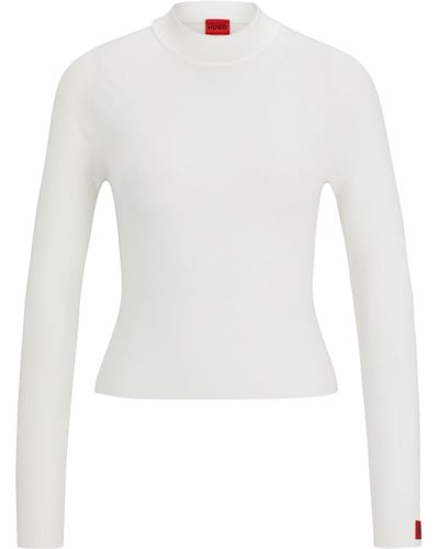 HUGO Pullover aus Rippstrick mit Stehkragen und Logo-Etikett - Weiß