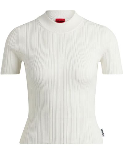 HUGO Pullover mit Stehkragen und unregelmäßigem Rippstrick-Muster - Weiß