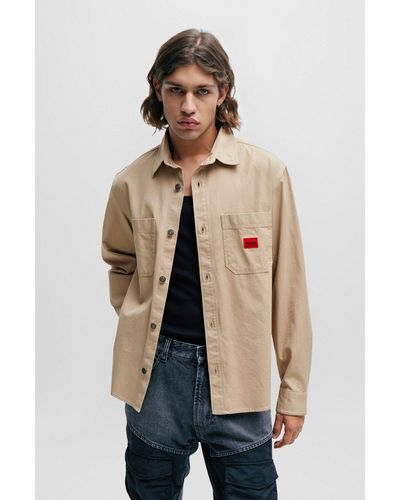 HUGO Camisa oversize fit de sarga de algodón con etiqueta con logo - Neutro