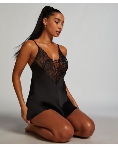 Hunkemöller Vestido lencero Kaely - Negro