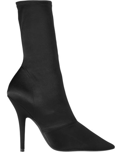 Yeezy heeled boots 2025