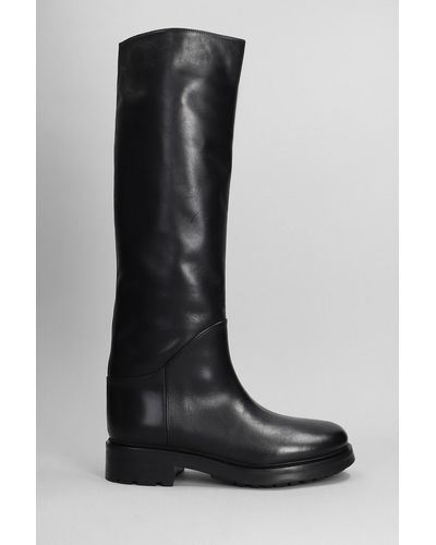 Strategia Low Heels Boots In Black Leather