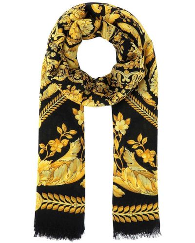 Versace Scarves and mufflers for Women | Online Sale up to 50% off | Lyst