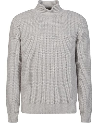 Kangra Turtle Neck Sweater - Gray