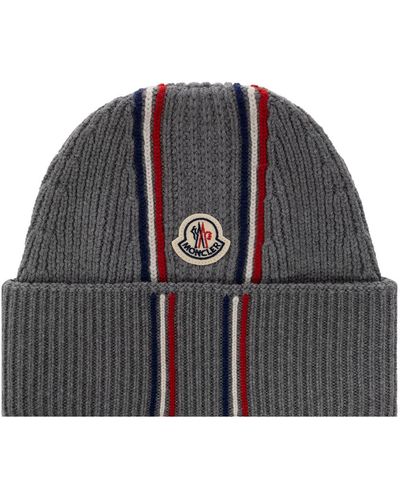 Moncler Beanie With Logo Patch - Black