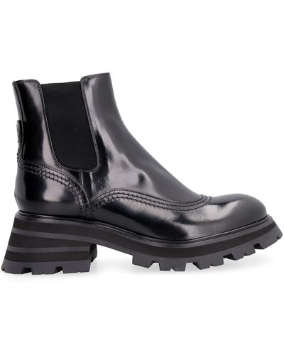 Alexander McQueen Wander Leather Chelsea Boot - Black