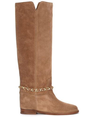 Via Roma 15 Boots In Hazel Suede With Removable Chain - Natural