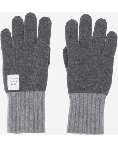 Thom Browne Wool Gloves With Name Tag - Grey