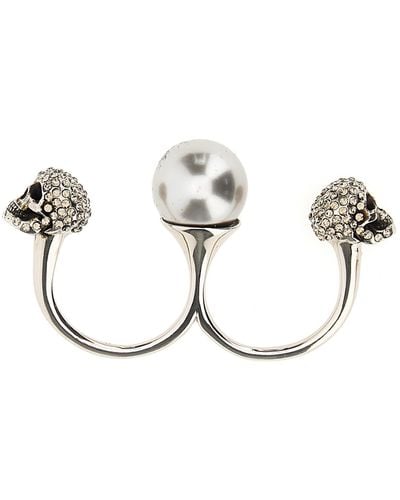Alexander McQueen Antiqued Double Pearl Skull Ring - Metallic