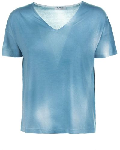 Base London Sky T-Shirt With V-Neck - Blue