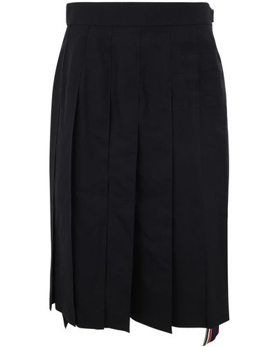 Thom Browne Below Knee Dropped Back Pleated Skirt In Engineered 4 Bar Plain Weave Suiting Clothing - Black