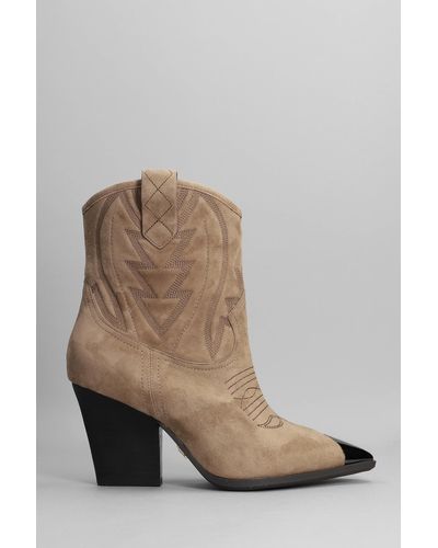 Lola Cruz Texan Ankle Boots In Taupe Suede - Brown