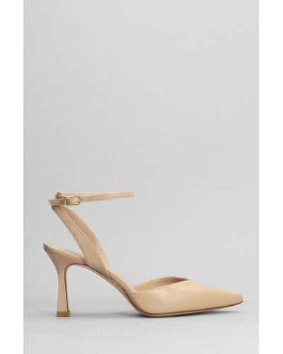 Julie Dee Court Shoes - Natural