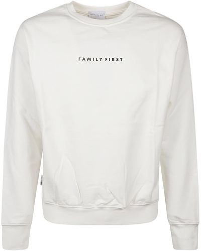 FAMILY FIRST Box Logo Sweatshirt - White